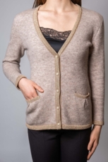 KLASSISK STRIK V-CARDIGAN beige